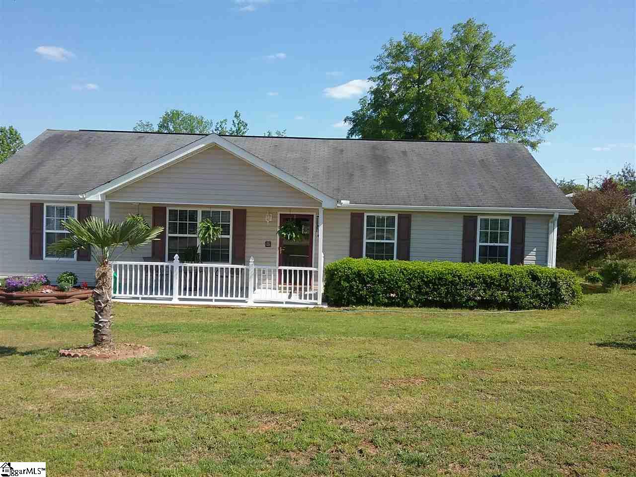504 Crossgate Way Fountain Inn, SC 29644 - Photo 1 of 10