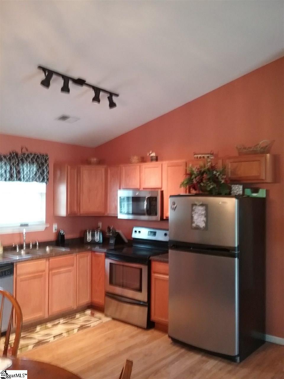 504 Crossgate Way Fountain Inn, SC 29644 - Photo 4 of 10
