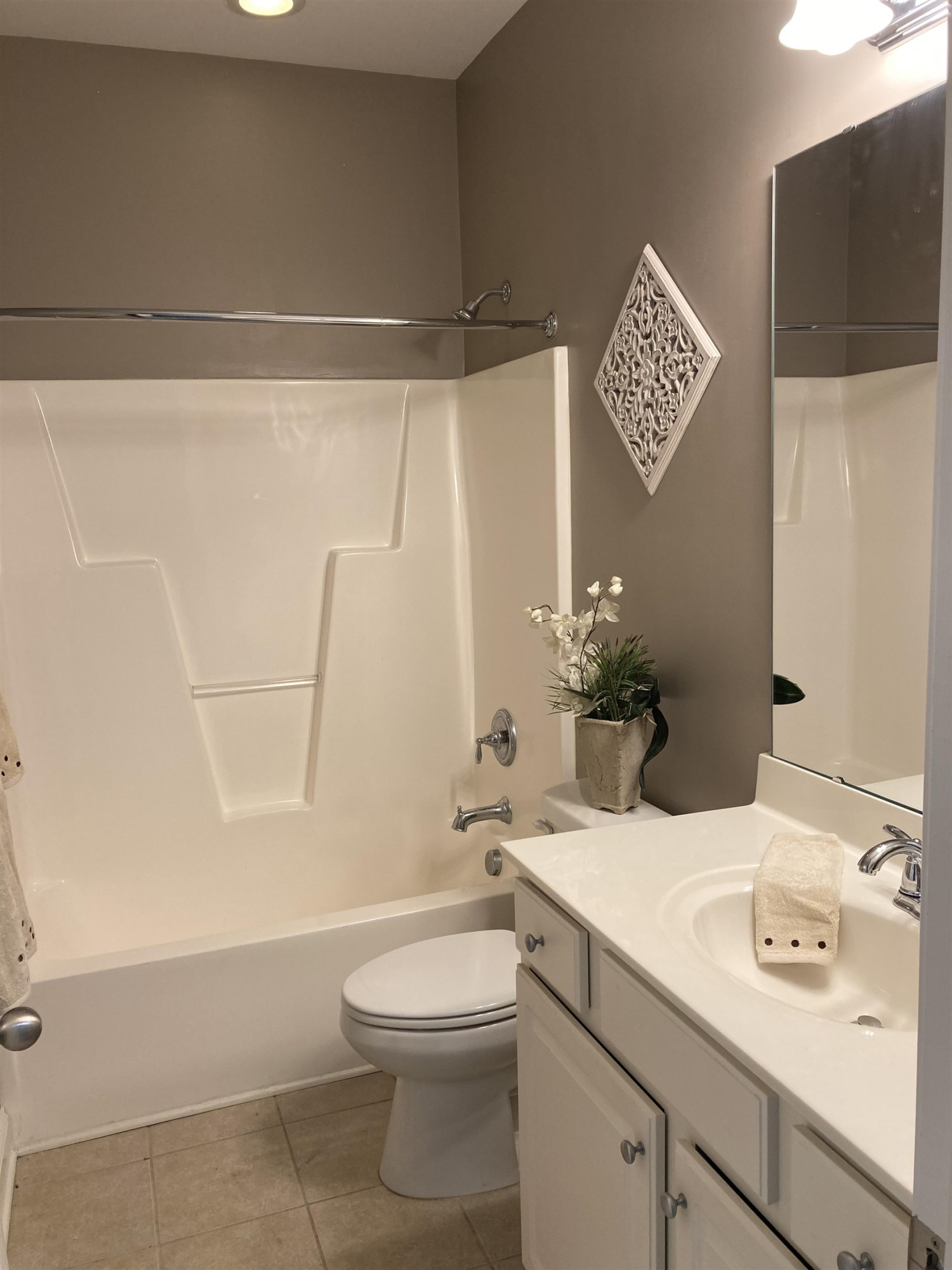 812 Historian Street Raleigh, NC 27603 - Photo 27 of 45 2nd floor full bat
