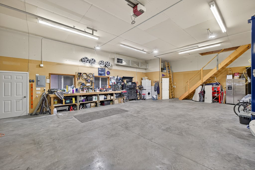 1510 South Samson Trail McCall, ID 83638 - Photo 13 of 50 South-facing windows - BRIGHT!