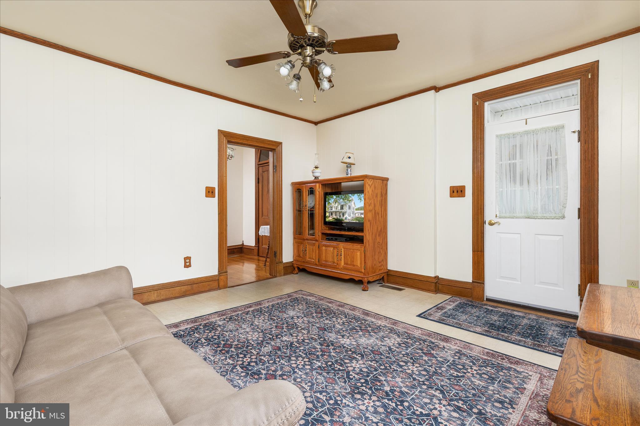 4263 St Davids Church Road Fort Valley, VA 22652 - Photo 39 of 60 Main floor- 5th bed