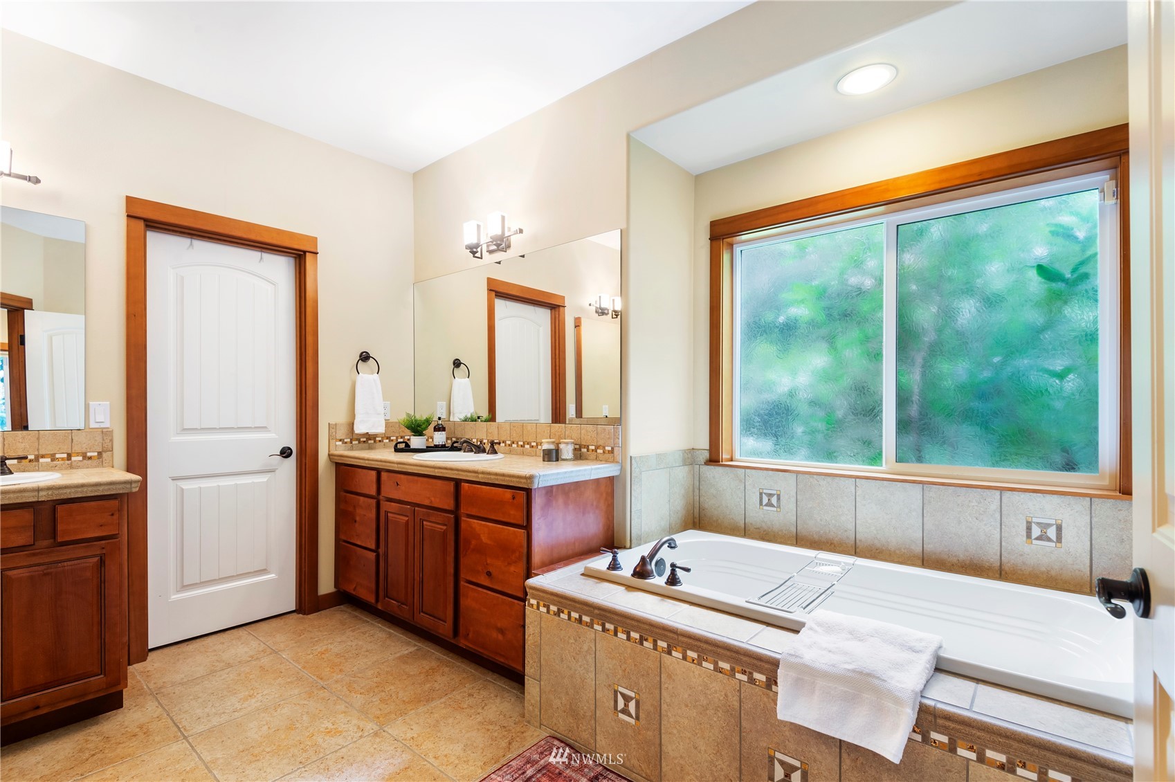 8407 Southeast View Park Road Port Orchard, WA 98367 - Photo 14 of 38 Gallery Image 14