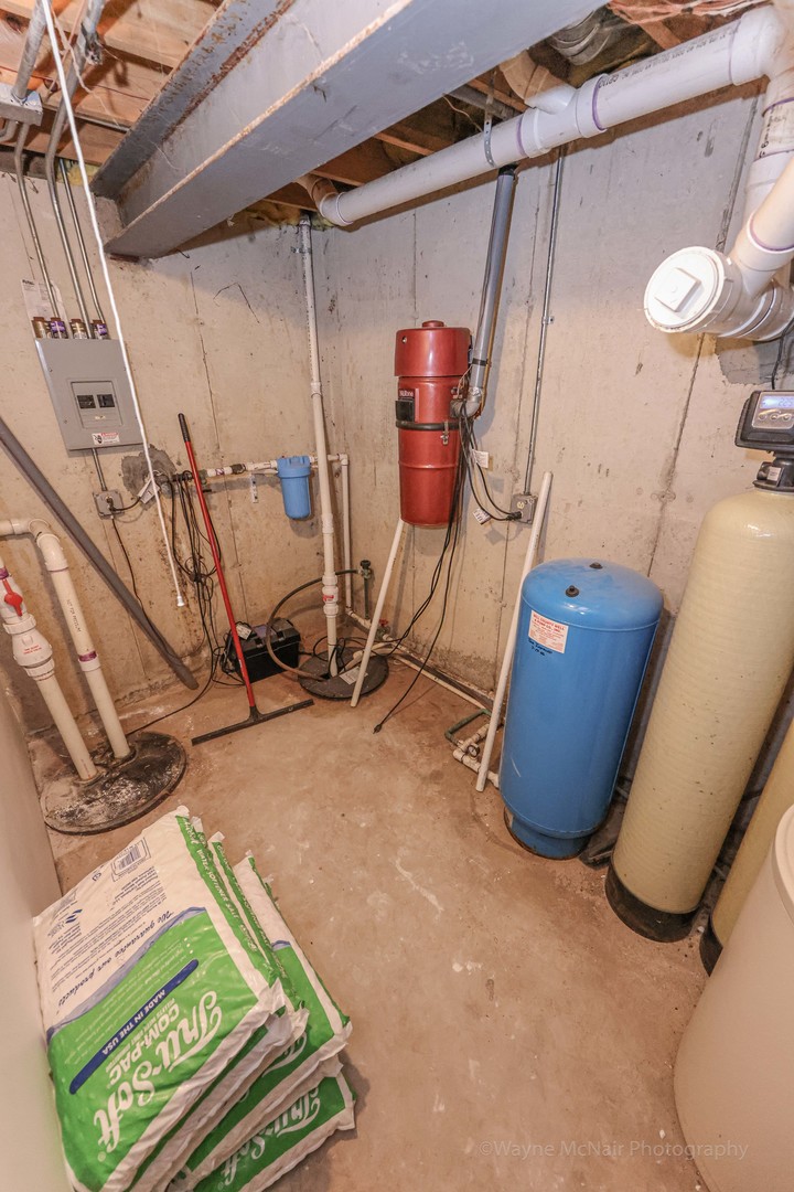 206 1/2 Redbud Drive Joliet, IL 60433 - Photo 28 of 34 a view of a room with gym equipment