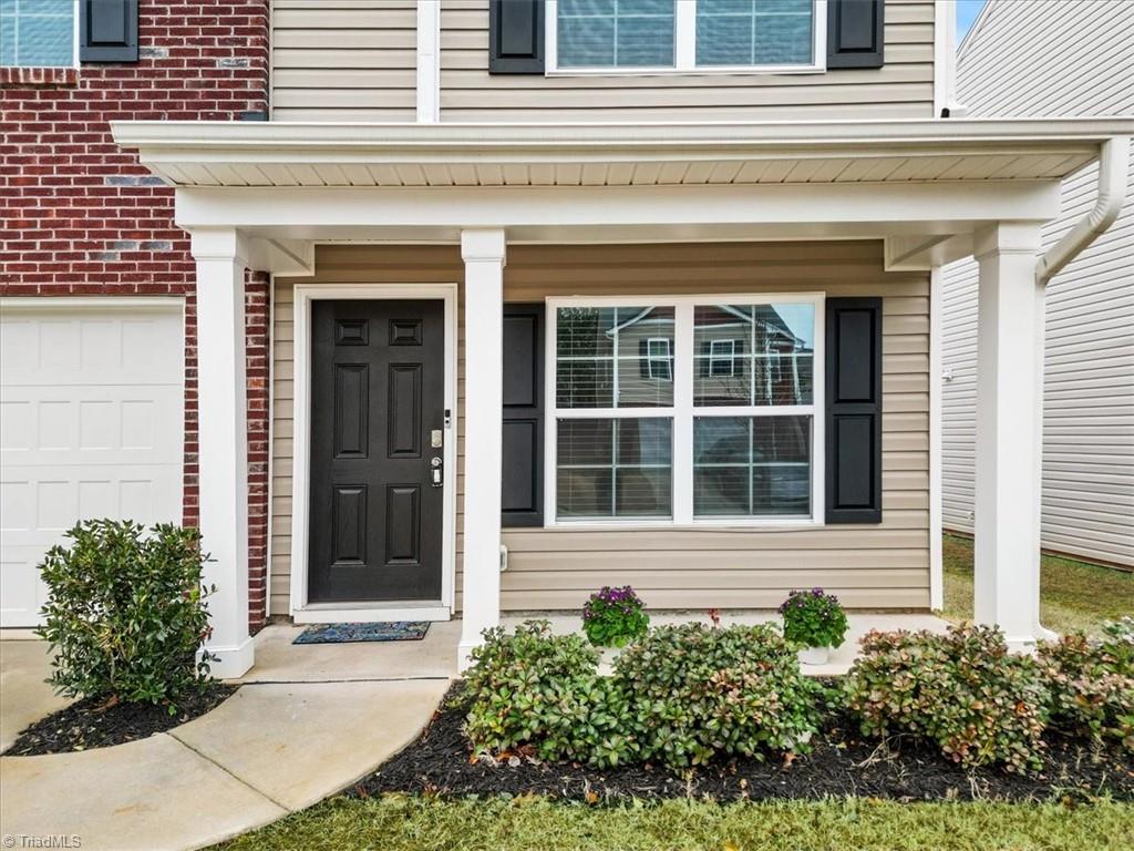 4556 Heatherly Road Winston-Salem, NC 27105 - Photo 4 of 38