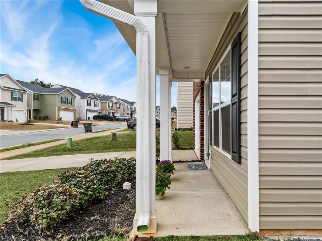 4556 Heatherly Road Winston-Salem, NC 27105 - Photo 5 of 38