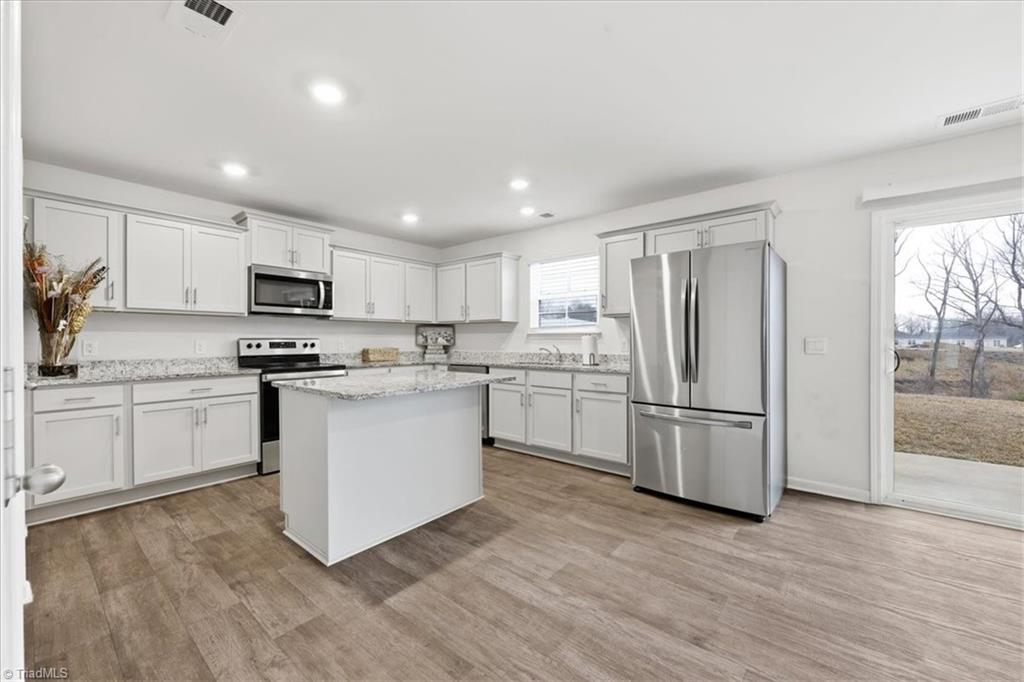 4556 Heatherly Road Winston-Salem, NC 27105 - Photo 9 of 38