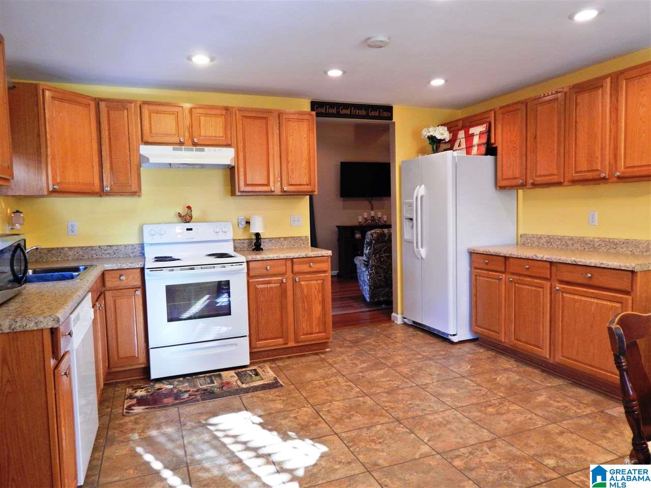 131 Beck Green Road Warrior, AL 35180 - Photo 10 of 35