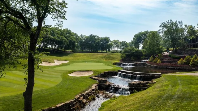 $840,000 | 17195 Galloway Drive, Stilwell, KS 66085