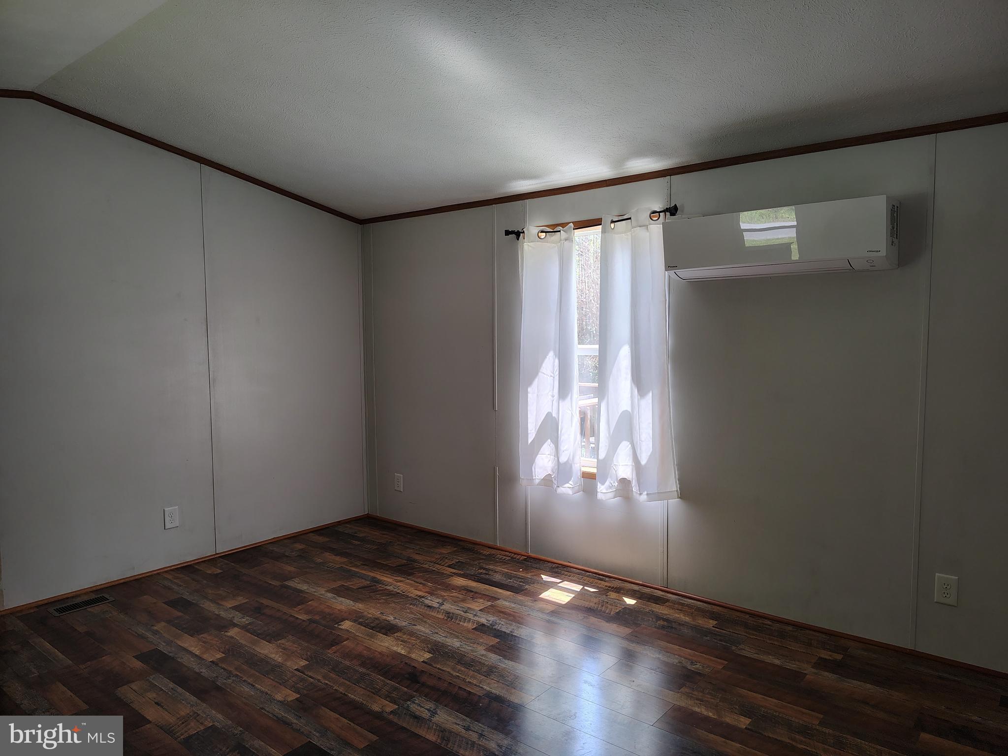 1050 Creek Rd. Port Royal, PA 17082 - Photo 5 of 33
