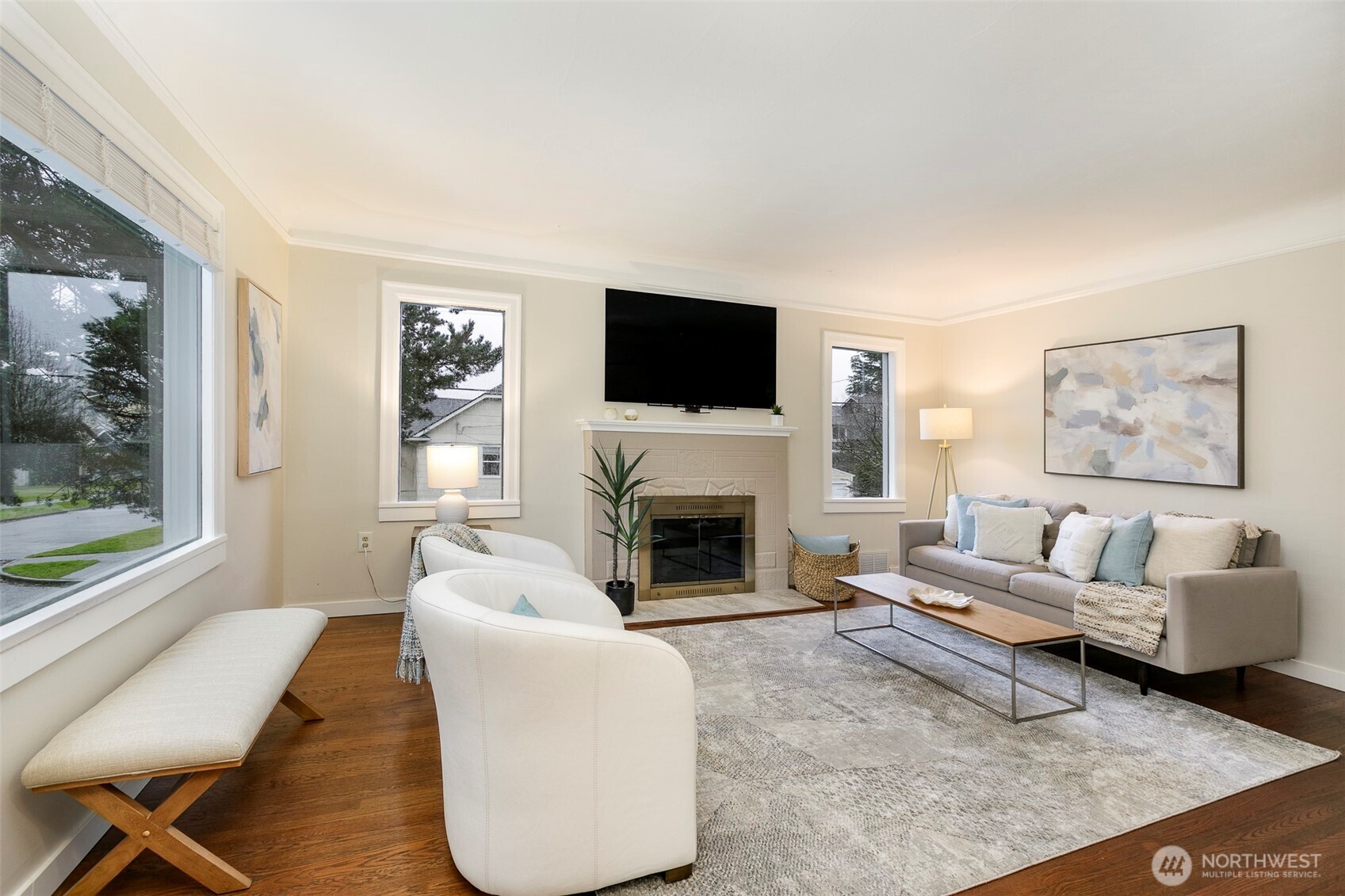 7501 25th Avenue Northwest Seattle, WA 98117 - Photo 3 of 28