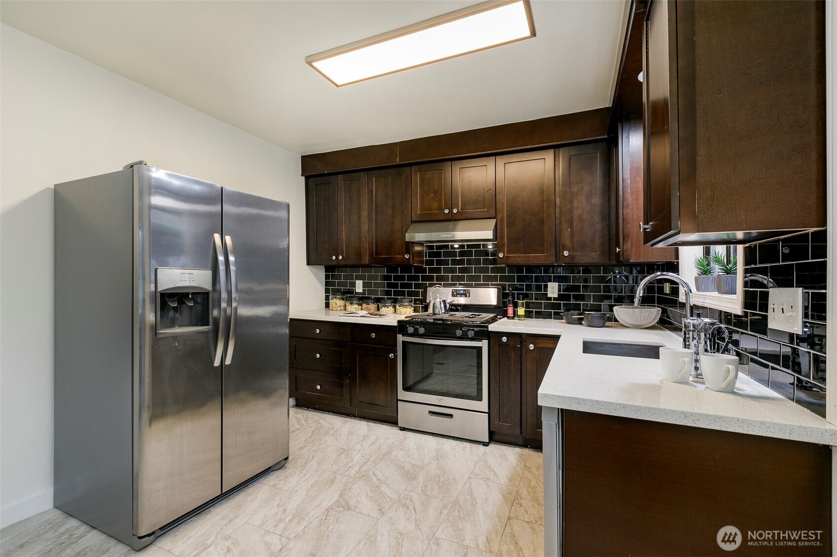 7501 25th Avenue Northwest Seattle, WA 98117 - Photo 9 of 28