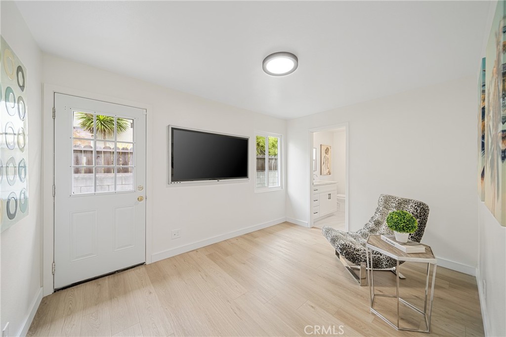 5057 Inaglen Way Los Angeles, CA 90043 - Photo 14 of 23