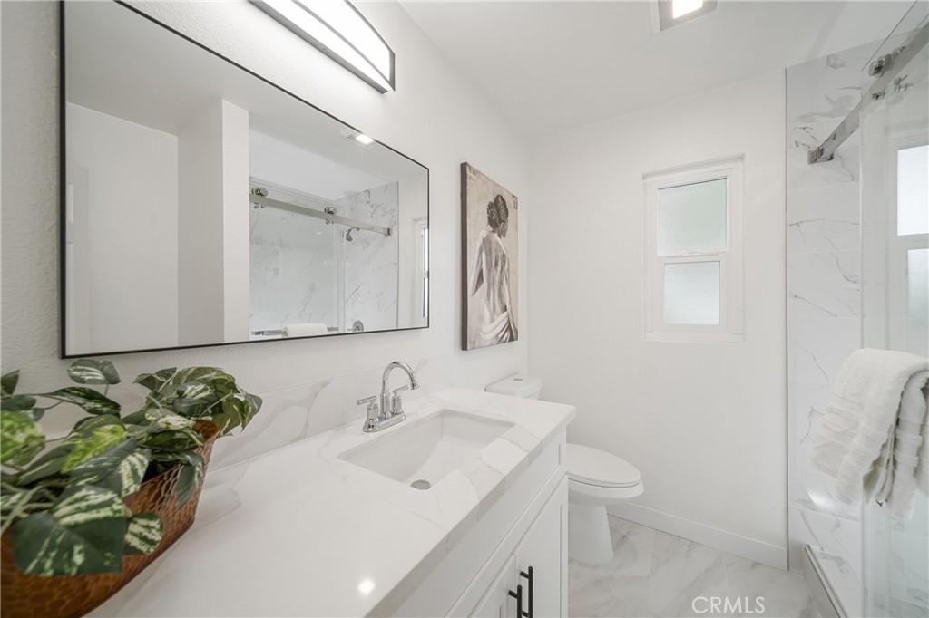 5057 Inaglen Way Los Angeles, CA 90043 - Photo 15 of 23