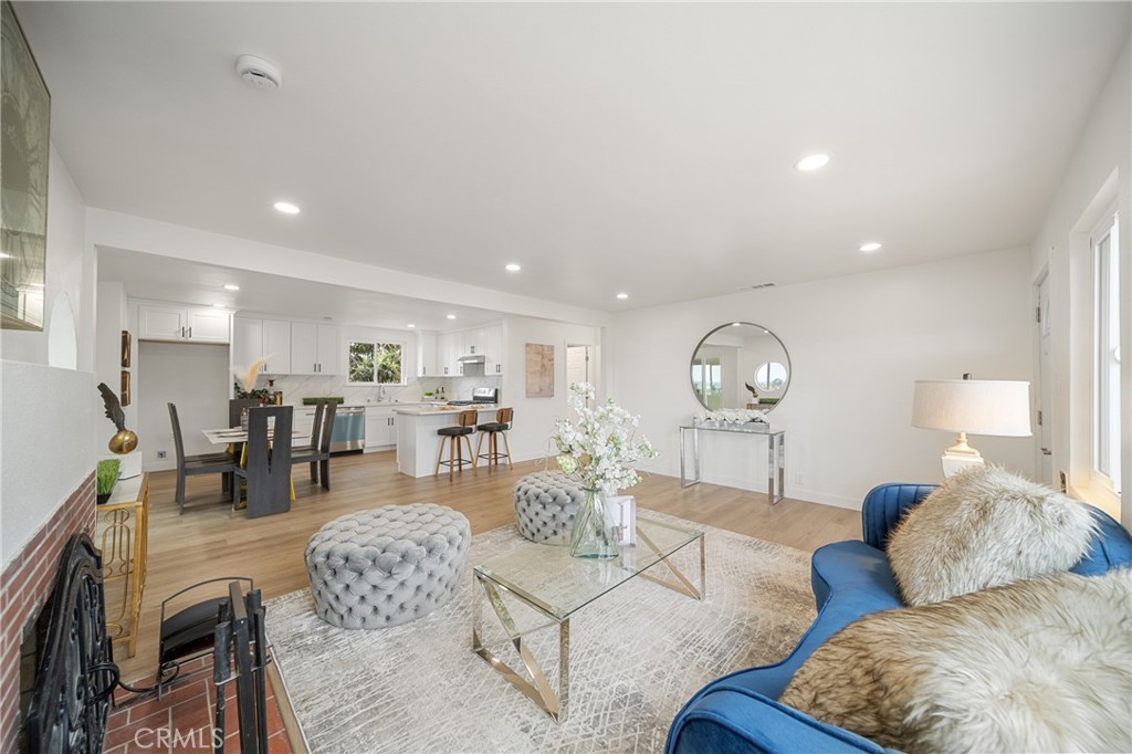 5057 Inaglen Way Los Angeles, CA 90043 - Photo 4 of 23