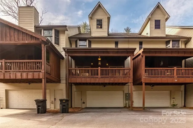 $700,000 | 620 Sapphire Valley Road, Sapphire, NC 28774