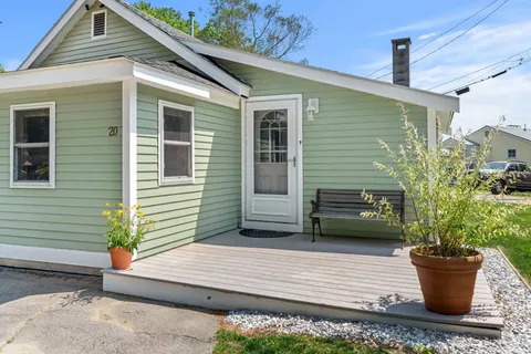 $319,000 | 20 Circuit Drive, Kingston, NH 03848