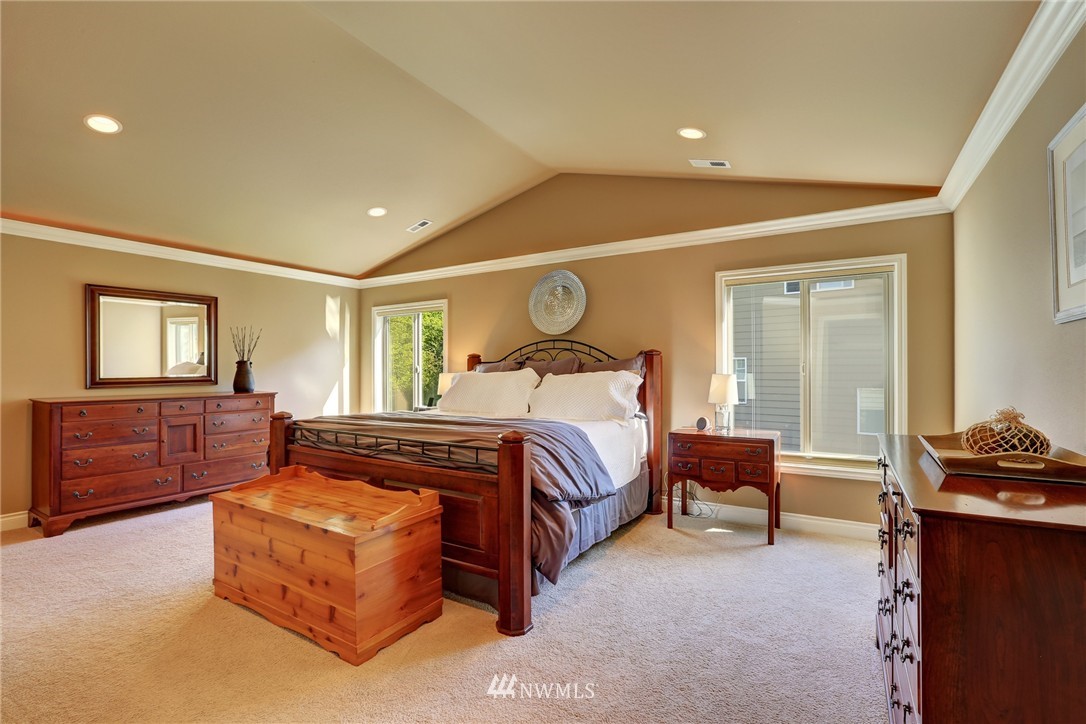 5571 Northeast 17th Street Renton, WA 98059 - Photo 14 of 25 Gallery Image 14