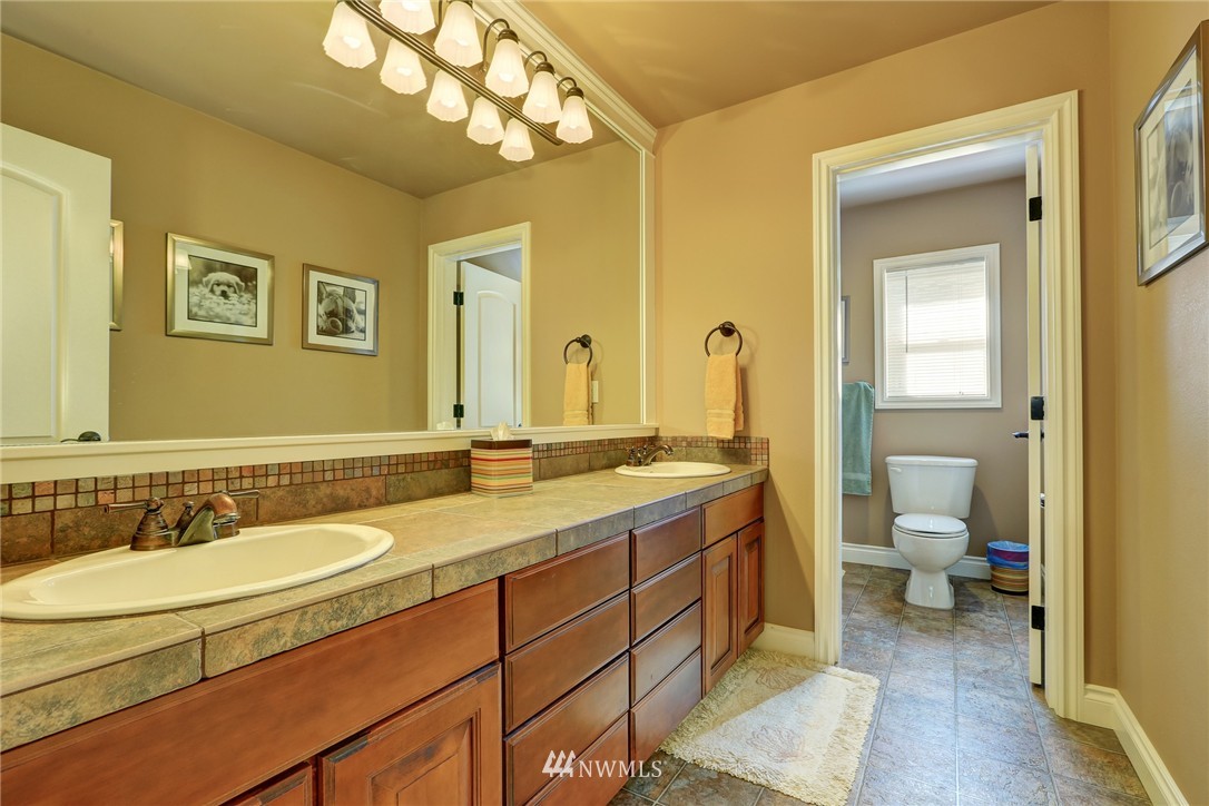 5571 Northeast 17th Street Renton, WA 98059 - Photo 17 of 25 Gallery Image 17