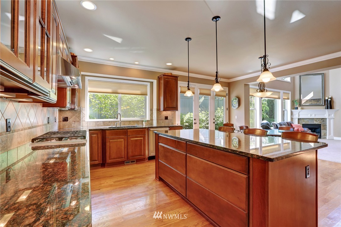 5571 Northeast 17th Street Renton, WA 98059 - Photo 7 of 25 Gallery Image 7