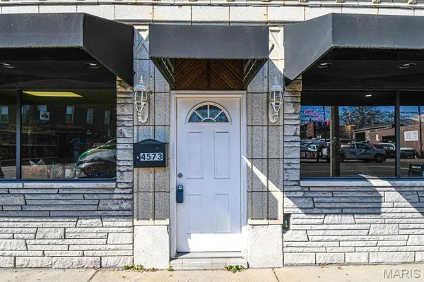 $1,000 | 4573 Gravois Avenue, Unit B, St. Louis, MO 63116