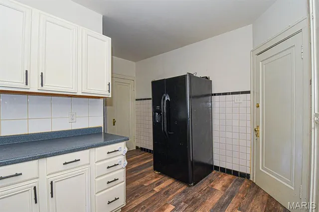 $1,000 | 4573 Gravois Avenue, Unit B, St. Louis, MO 63116