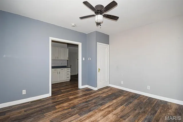 $1,000 | 4573 Gravois Avenue, Unit B, St. Louis, MO 63116