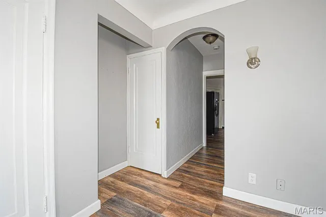 $1,000 | 4573 Gravois Avenue, Unit B, St. Louis, MO 63116