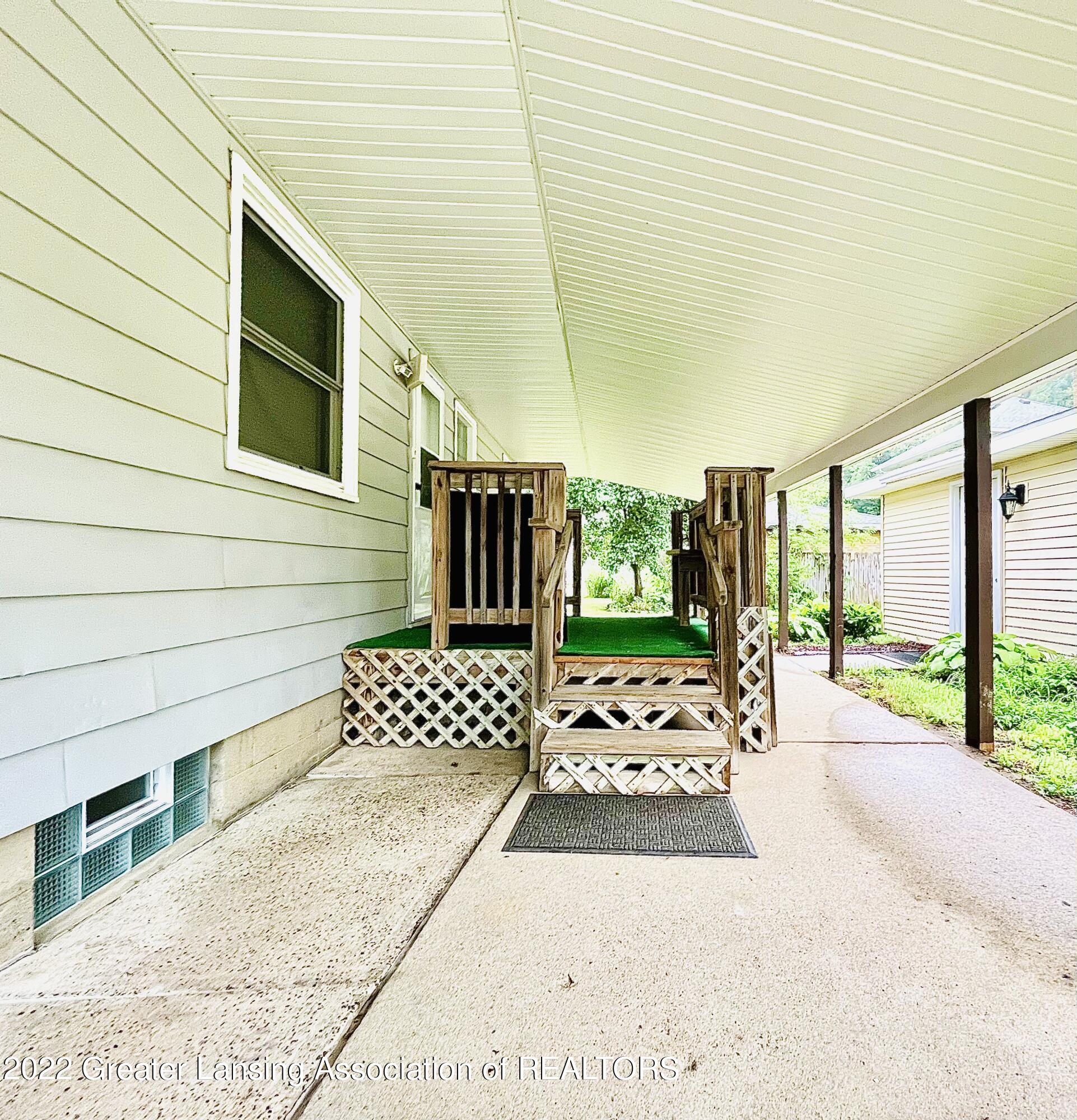 217 Rita Street Lansing, MI 48910 - Photo 5 of 42 5