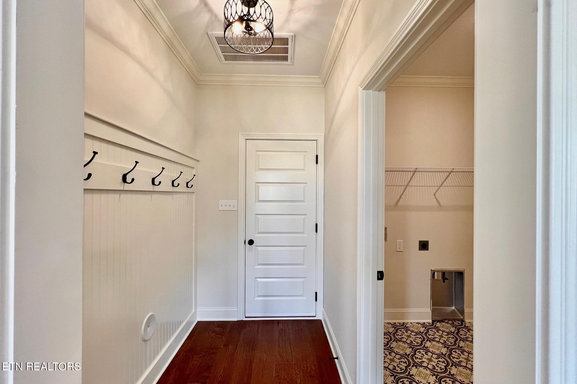 1209 Madison Oaks Road Knoxville, TN 37924 - Photo 19 of 35 a view of walk in closet