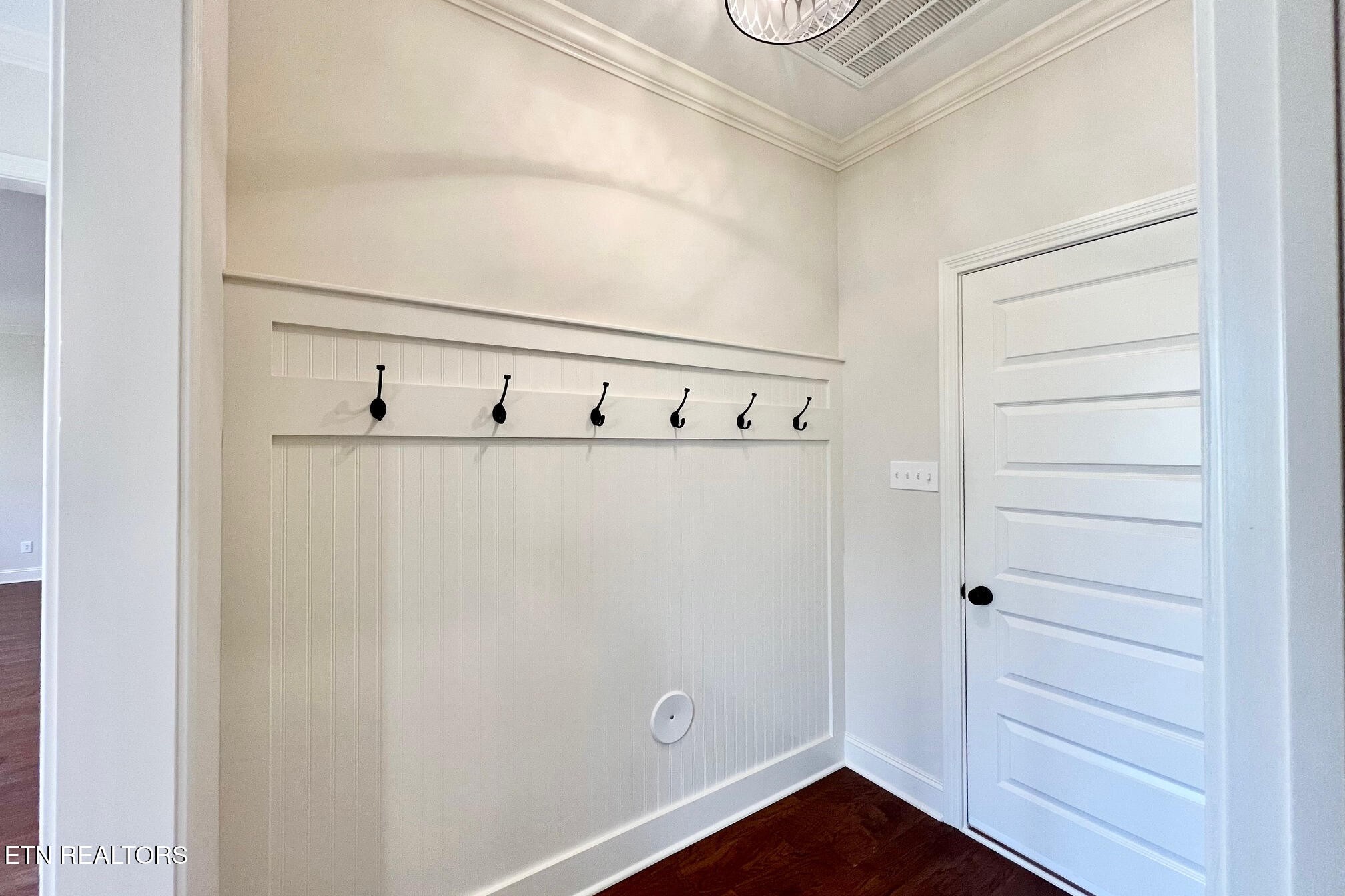 1209 Madison Oaks Road Knoxville, TN 37924 - Photo 20 of 35 a view of a utility room with washer and dryer