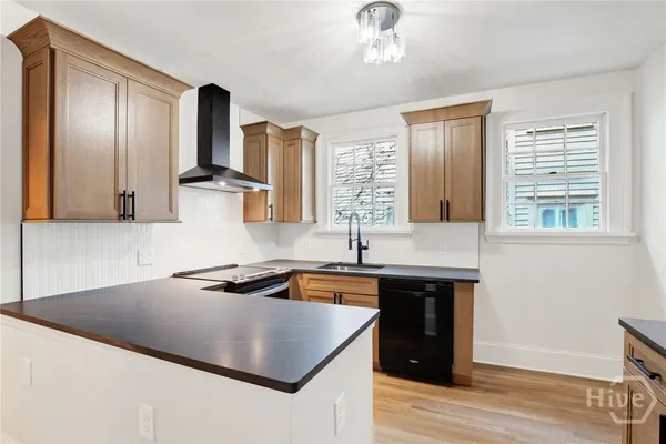 $2,500 | 105 East Gwinnett Street, Unit 3, Savannah, GA 31401
