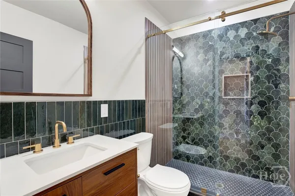 $2,500 | 105 East Gwinnett Street, Unit 3, Savannah, GA 31401