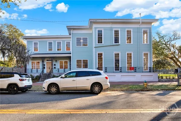 $2,500 | 105 East Gwinnett Street, Unit 3, Savannah, GA 31401