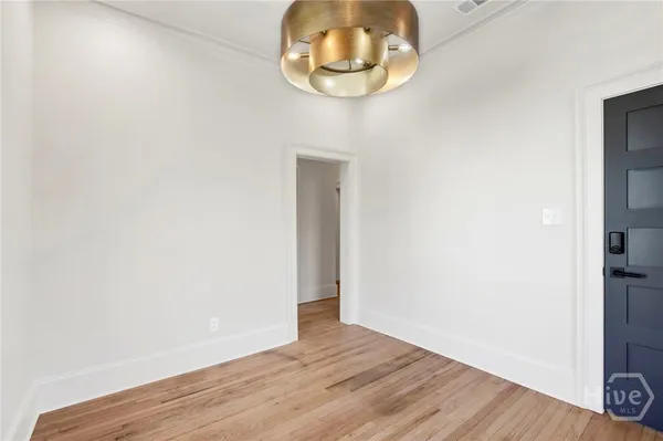 $2,500 | 105 East Gwinnett Street, Unit 3, Savannah, GA 31401