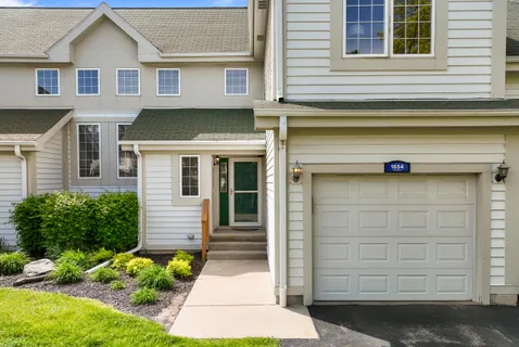 $375,000 | 1654 Woodland Drive, Unit 1255, Geneva, WI 53147