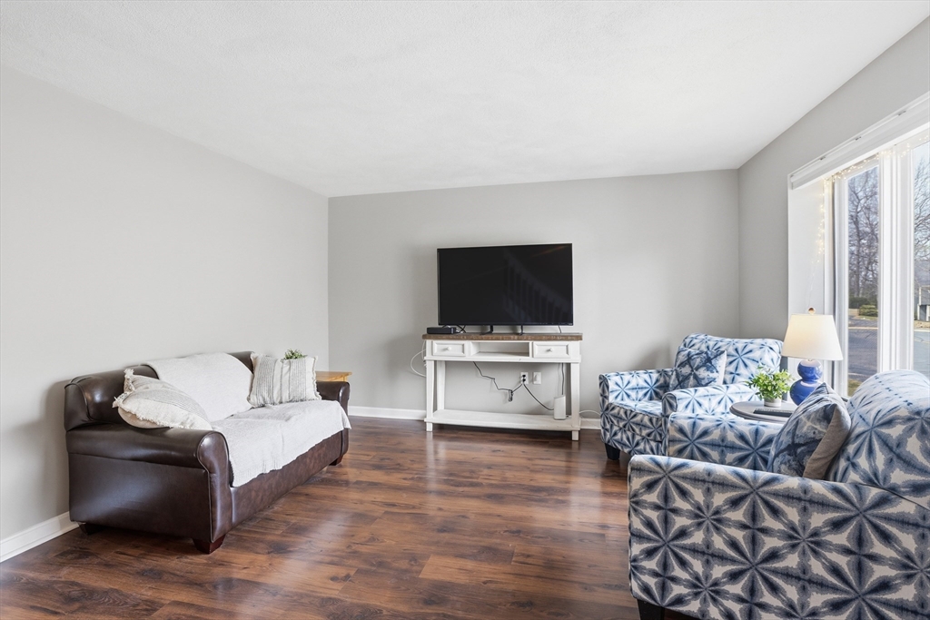 9 Deer Path, Unit 5 Maynard, MA 01754 - Photo 5 of 29