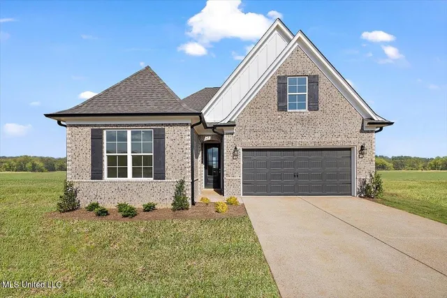 $365,900 | 838 Quitman Court West, Nesbit, MS 38651