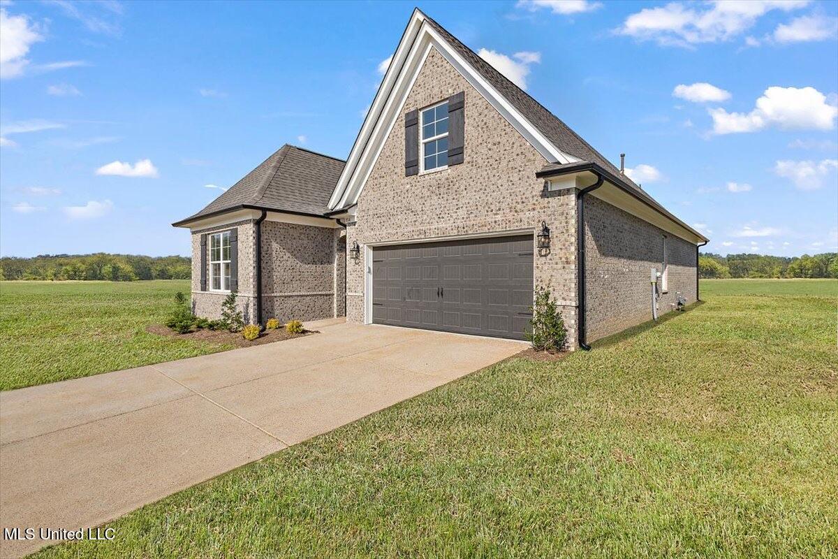 838 Quitman Court West Nesbit, MS 38651 - Photo 2 of 31 Lula