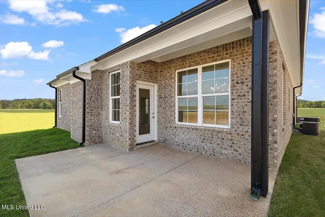 $365,900 | 838 Quitman Court West, Nesbit, MS 38651