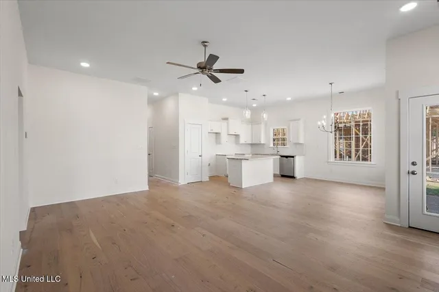 $365,900 | 838 Quitman Court West, Nesbit, MS 38651