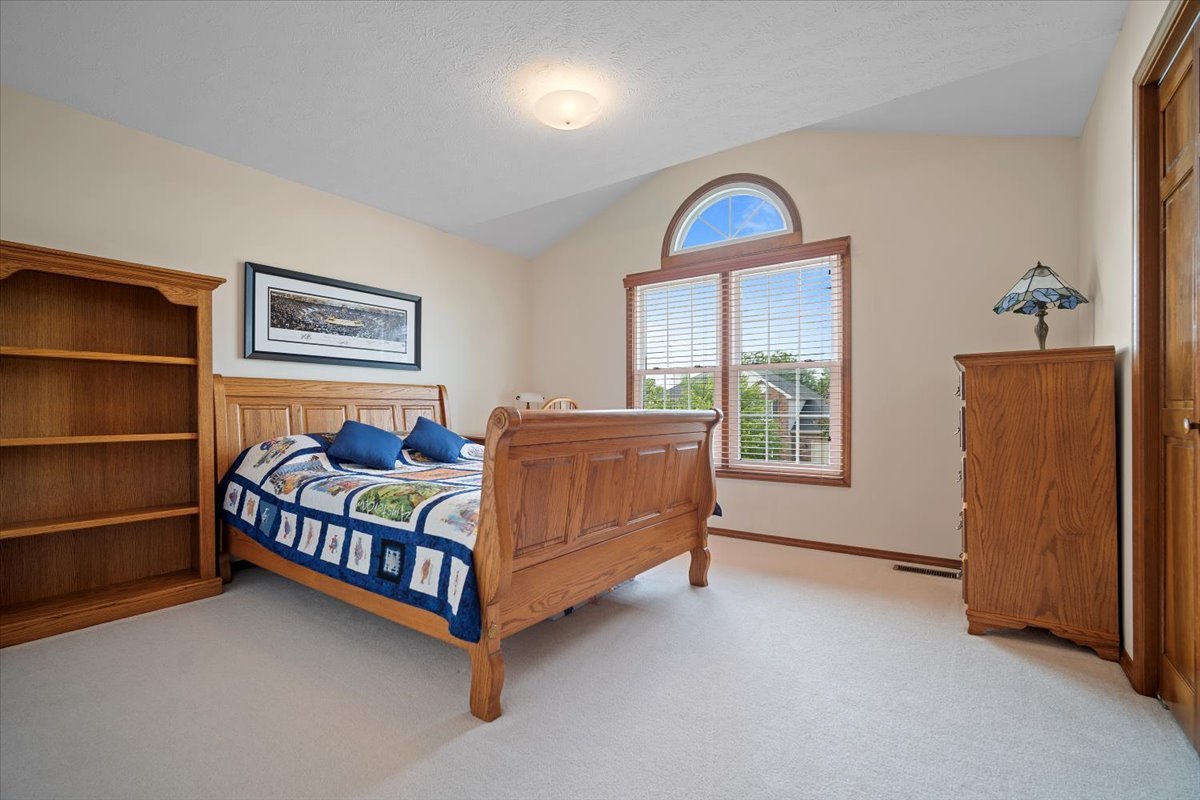 3217 Eagle Crest Road Bloomington, IL 61704 - Photo 17 of 39 Gallery Image 17