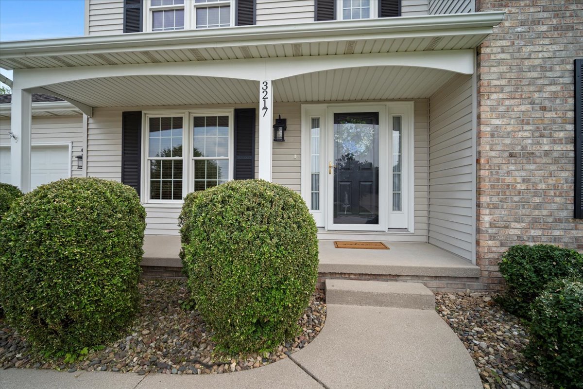 3217 Eagle Crest Road Bloomington, IL 61704 - Photo 2 of 39 Gallery Image 2