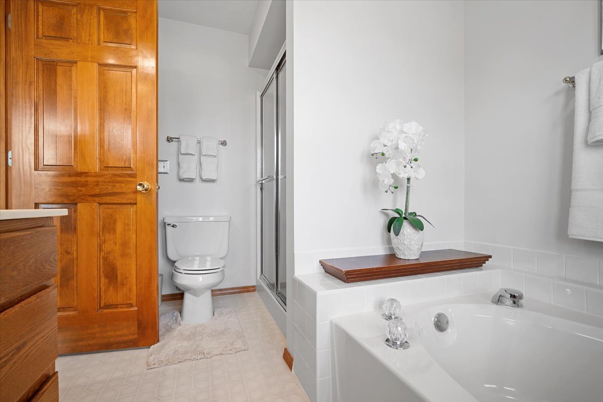 3217 Eagle Crest Road Bloomington, IL 61704 - Photo 21 of 39 Gallery Image 21