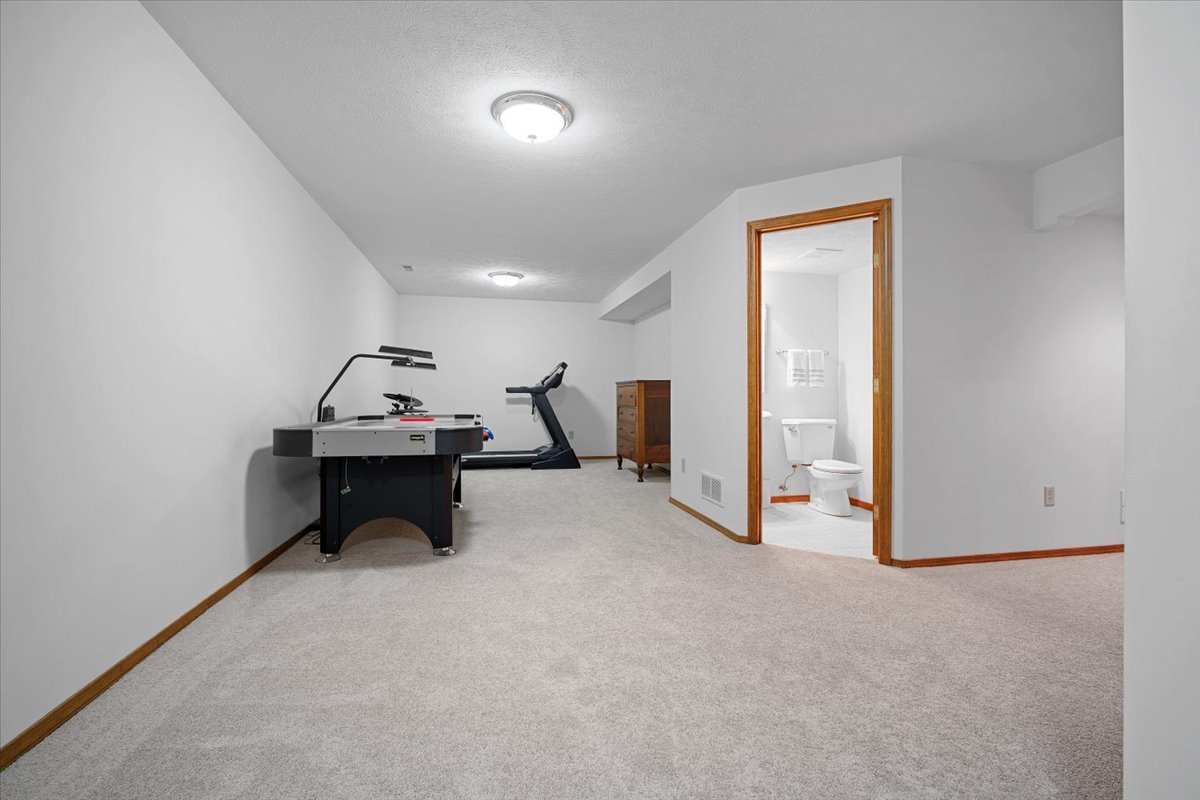 3217 Eagle Crest Road Bloomington, IL 61704 - Photo 27 of 39 Gallery Image 27
