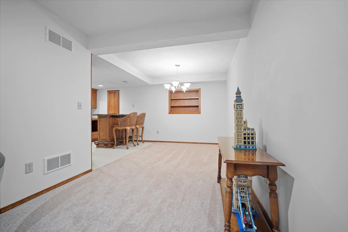 3217 Eagle Crest Road Bloomington, IL 61704 - Photo 30 of 39 Gallery Image 30