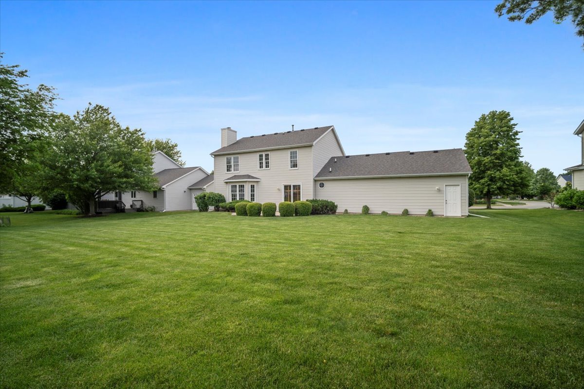 3217 Eagle Crest Road Bloomington, IL 61704 - Photo 35 of 39 Gallery Image 35