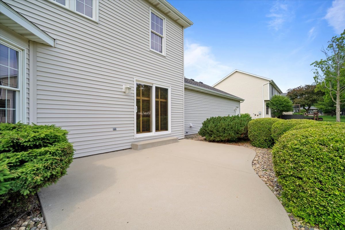 3217 Eagle Crest Road Bloomington, IL 61704 - Photo 37 of 39 Gallery Image 37