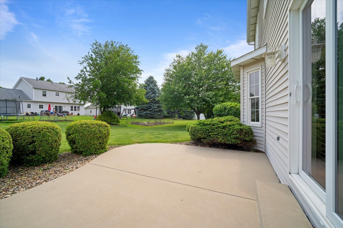 3217 Eagle Crest Road Bloomington, IL 61704 - Photo 38 of 39 Gallery Image 38