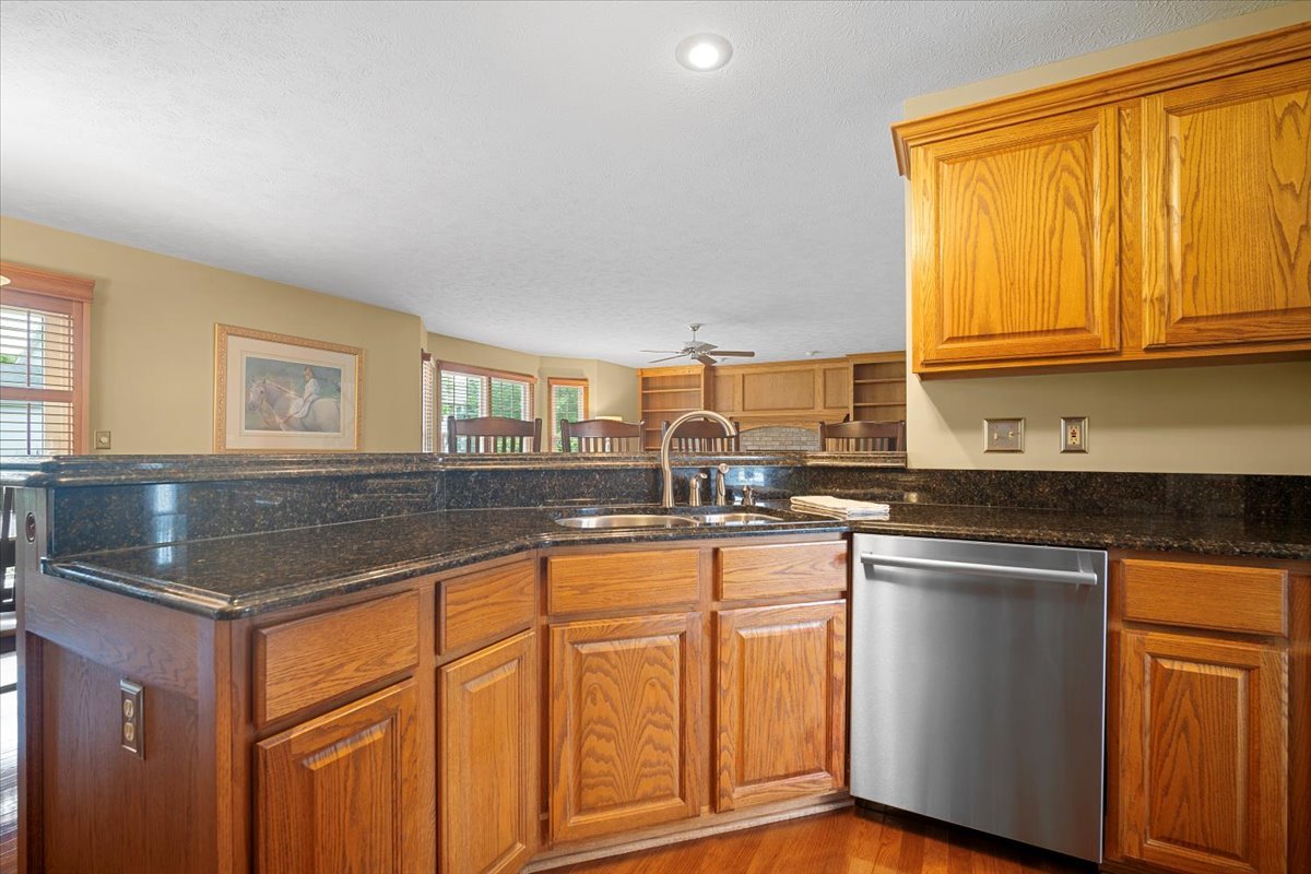 3217 Eagle Crest Road Bloomington, IL 61704 - Photo 9 of 39 Gallery Image 9