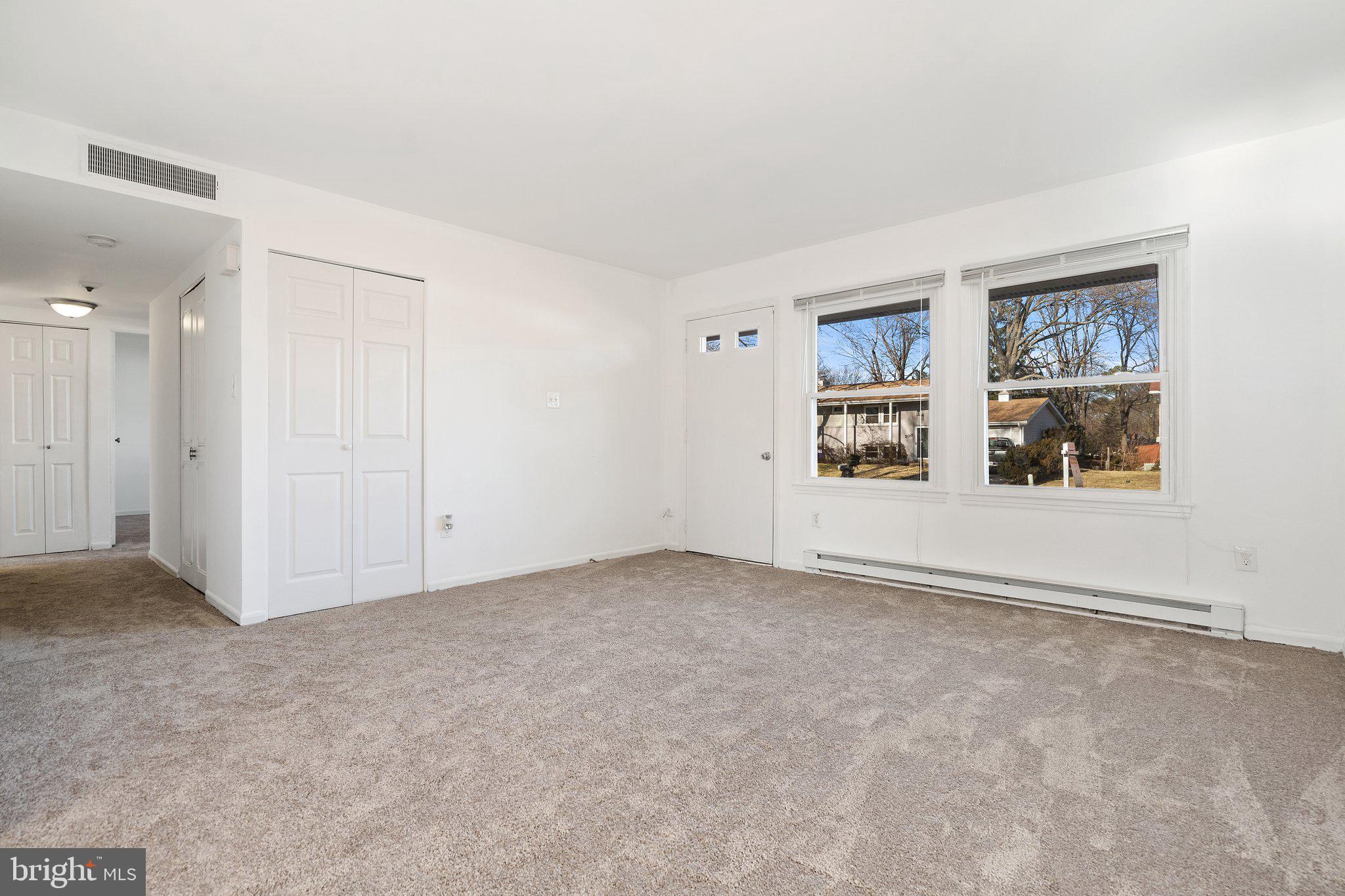 204 East Tazewell Road Sterling, VA 20164 - Photo 3 of 27 Gallery Image 3